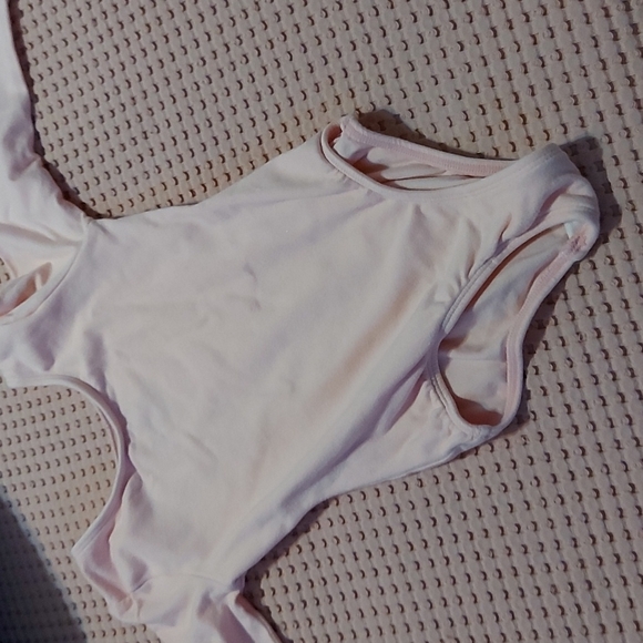 Girl's leotard and a bag. - Picture 3 of 5